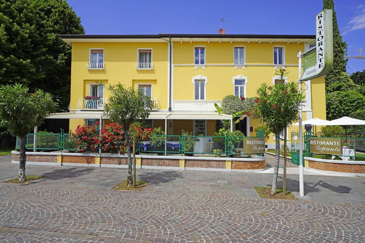 Hotel Ristorante Lepanto Salò Dış mekan fotoğraf