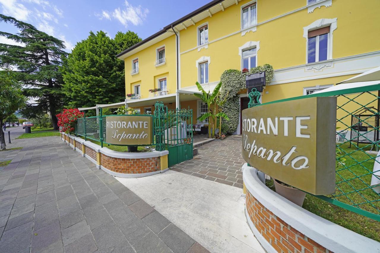 Hotel Ristorante Lepanto Salò Dış mekan fotoğraf