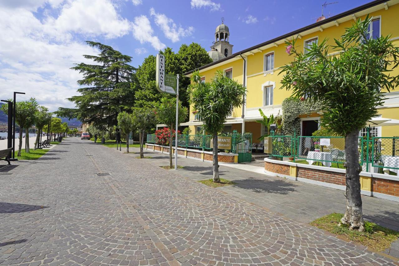 Hotel Ristorante Lepanto Salò Dış mekan fotoğraf