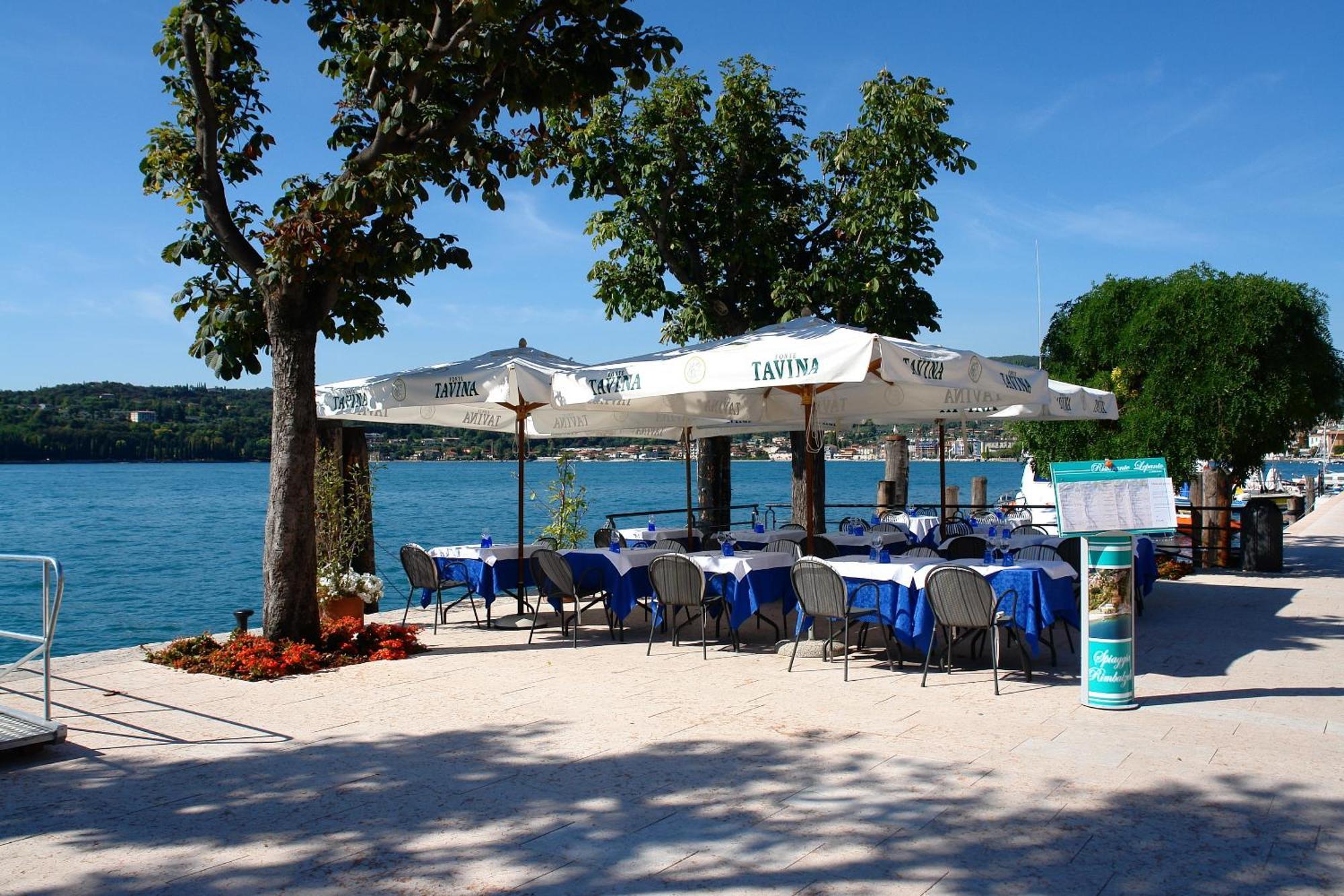 Hotel Ristorante Lepanto Salò Dış mekan fotoğraf